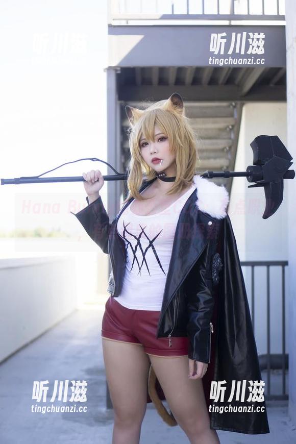 Hana Bunny Hana Bunny的办公室COS:有点职业,有点调皮的图册探索